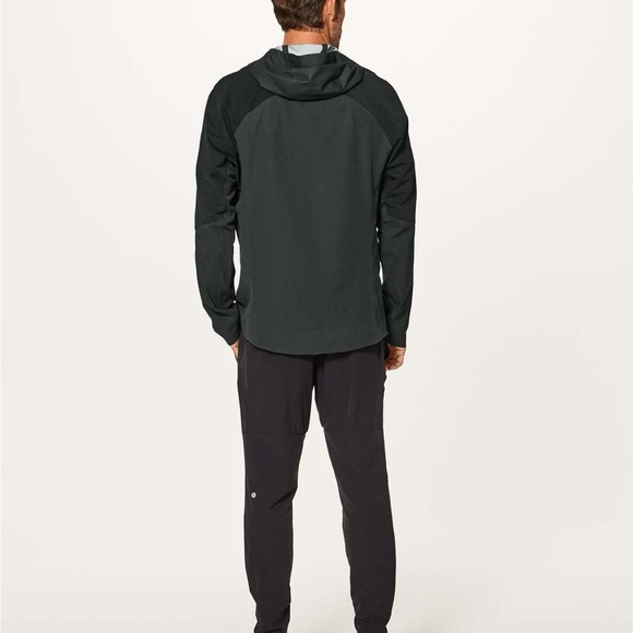 Lululemon Surge Anorak Hybrid in Onyx - Picture 5 of 7